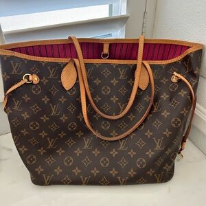Louis Vuitton Neverfull MM Tote
